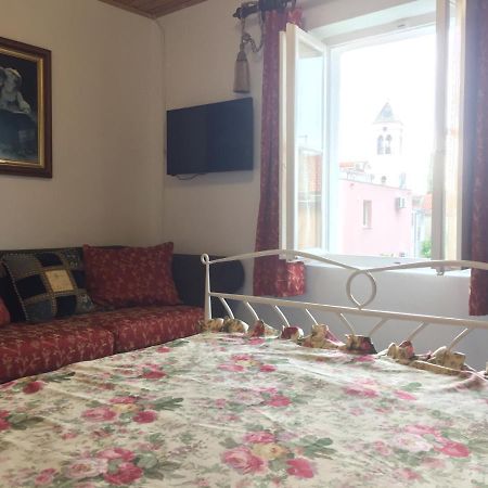 Vintage House For Rent 60M From Sea Apartman Baška Voda Kültér fotó