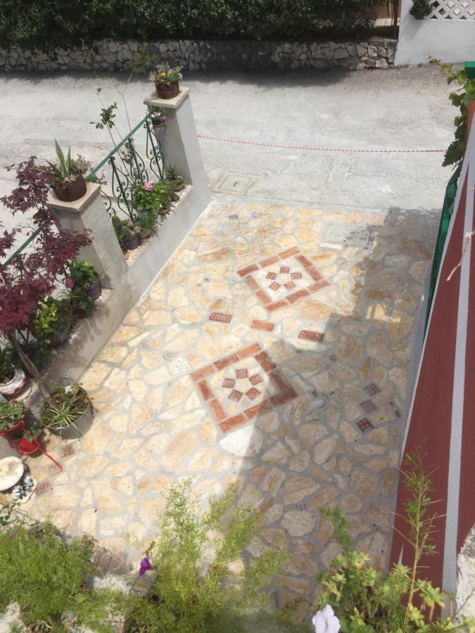Vintage House For Rent 60M From Sea Apartman Baška Voda Kültér fotó