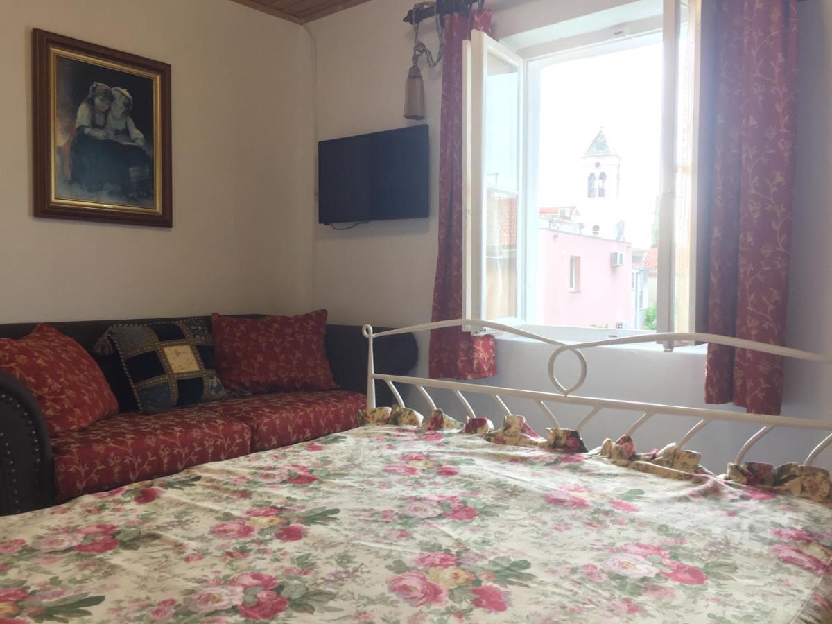 Vintage House For Rent 60M From Sea Apartman Baška Voda Kültér fotó